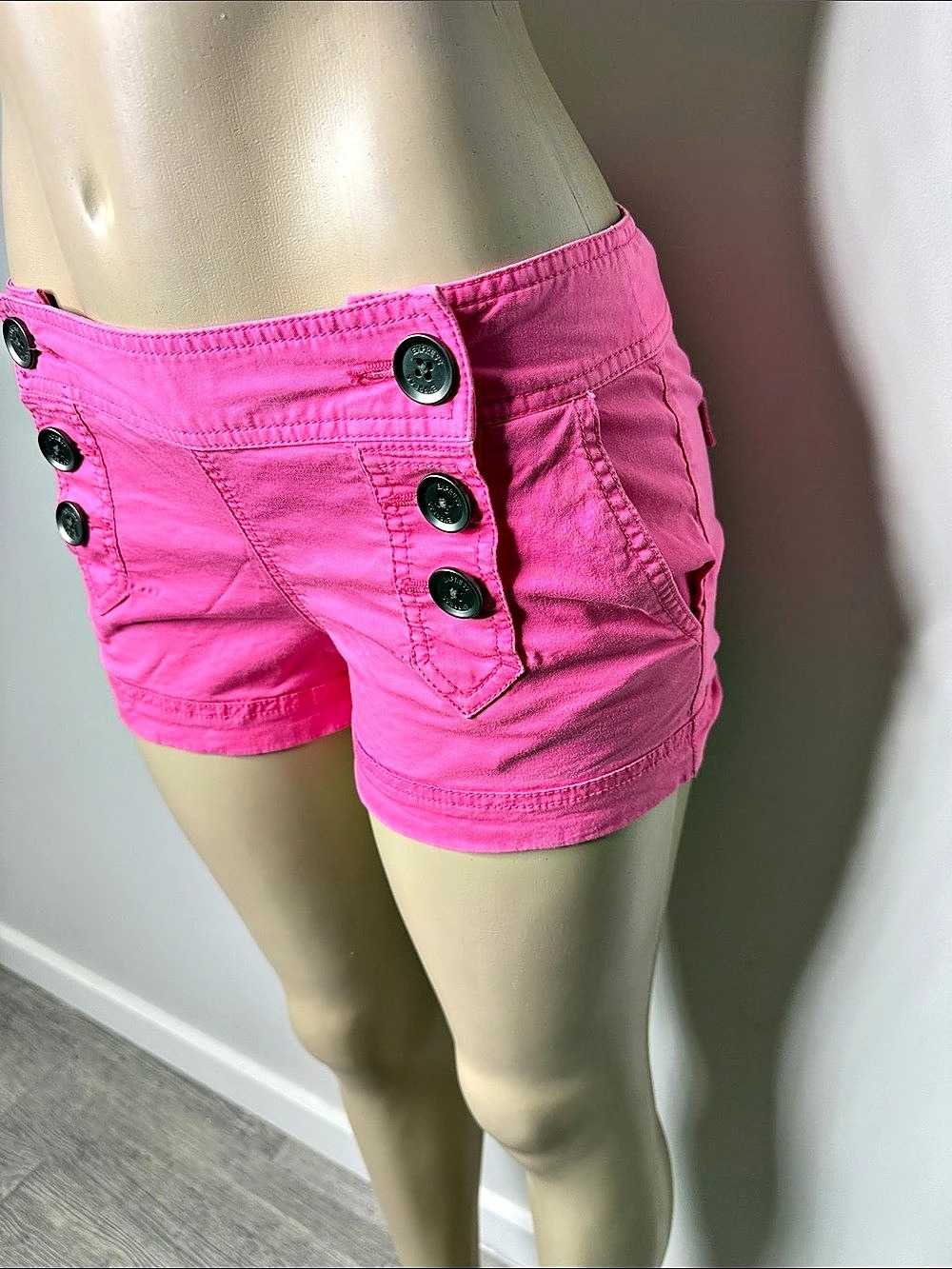 Express Pink Cargo Shorts - Picture 4 of 10